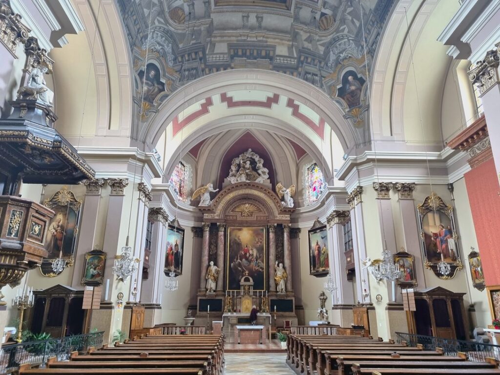 Altarraum der Schottenfelder Kirche in 1070 Wien. Foto: © Christian Scherl