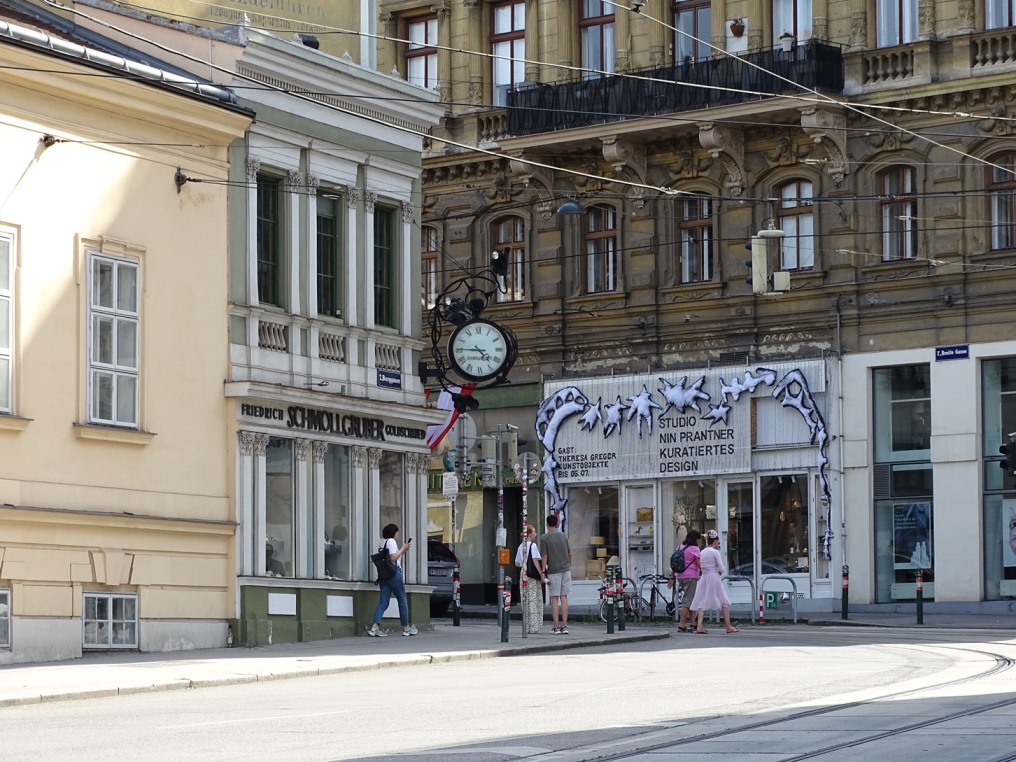 Das kleinste Haus Wiens ist in der Burggasse Ecke Breite Gasse. Foto: © Veronika Fischer