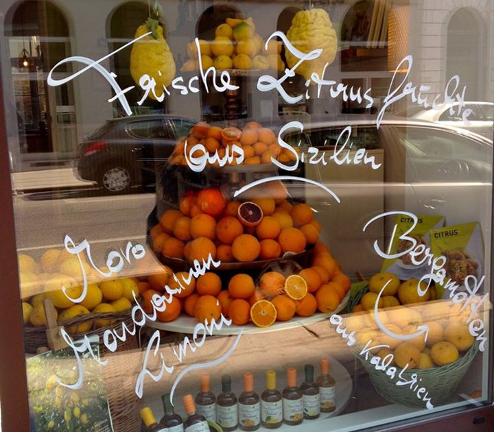 Frische Zitrusfrüchte aus Sizilien und wunderbare Olivenöle gibt es in der Casa Caria - 2-mal in Wien 7.