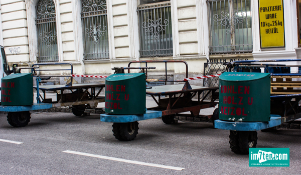 Kohlenhandlung Hinterhoger Fahrzeuge