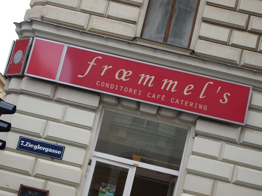 Traditionelle Kaffeehäuser im 7. Bezirk gesucht?: Naschkatzen tigern zu froemmel's in der Zieglergasse Ecke Burggasse