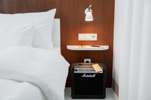 ruby_marie_hotel_vienna_-_bed_marshall_amp