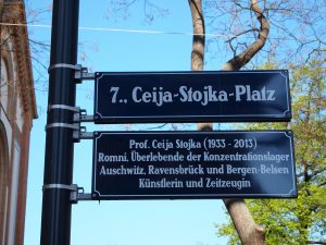 Der Ceija-Stojka-Platz ist nach Ceija Stojka benannt.