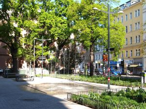 Der Ceija-Stoika-Platz vor der Altlerchenfelder Kirche wurde nach Ceija Stoika benannt.