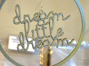 dream a little dream Dekoanhänger