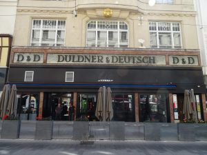 Duldner & Deutsch in der Neubaugasse 10 in Wien wurde von Architekt Leopold Fuchs entworfen.