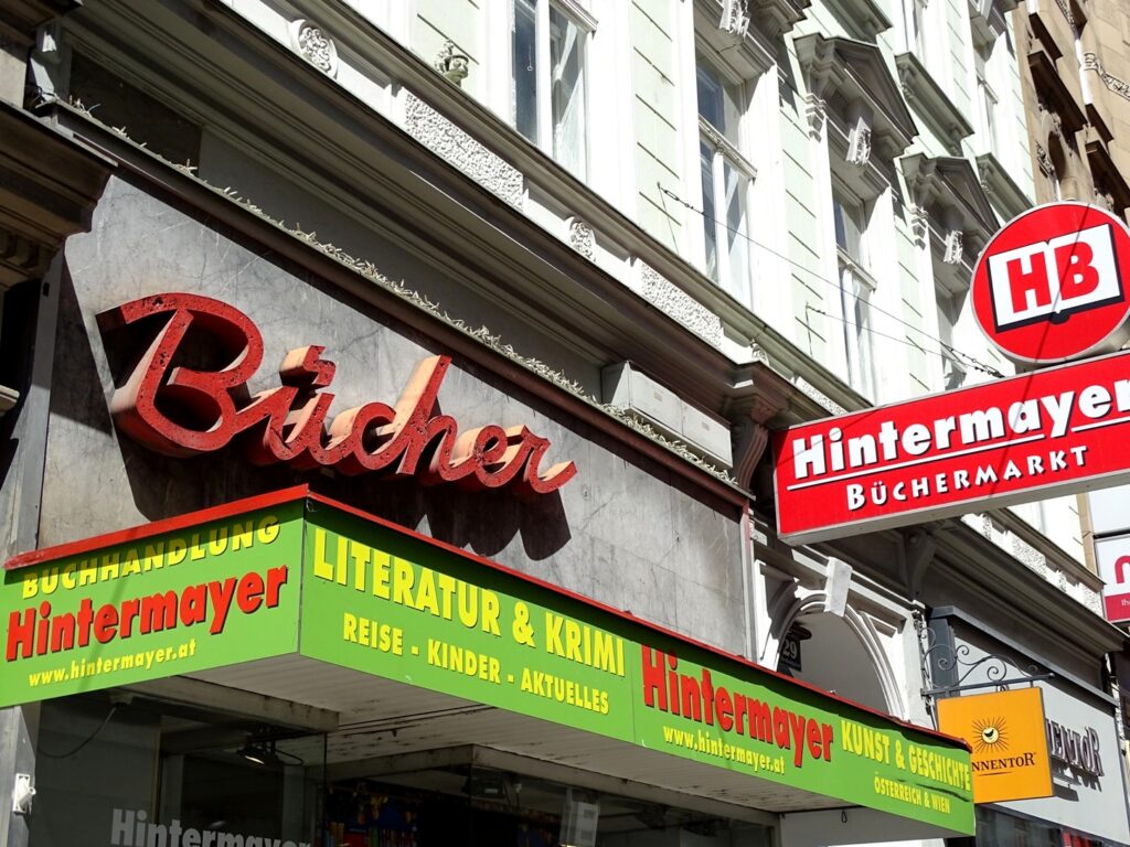 In der Buchhandlung Hintermayer finden Leseratten und Bücherwürmer, alles, was das Herz begehrt.