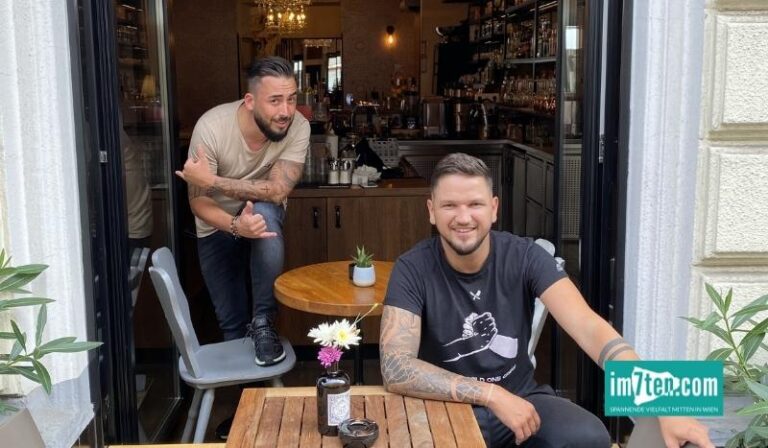 Nikola Senjic und Blazenko Jurkovic vor ihrem Lokal in der Westbahnstraße 21: Das Vivet.
