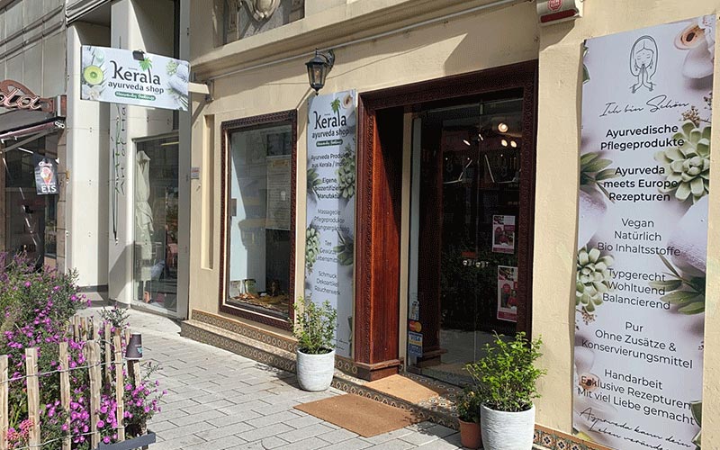 Der Ayurveda-Shop Kerala in der Neubaugasse 62 hat Pflegeprodukte, vegane, natürliche Bio-Inhaltsstoffe ohne Zusätze und Konservierungsmittel.