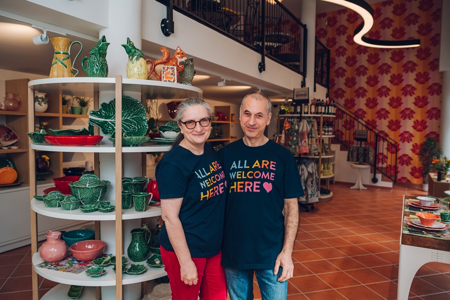 Astrid und Fabrizio De Montis bieten ein Shoppingerlebnis der besonderen Art. Foto: © Niklas Schnaubelt