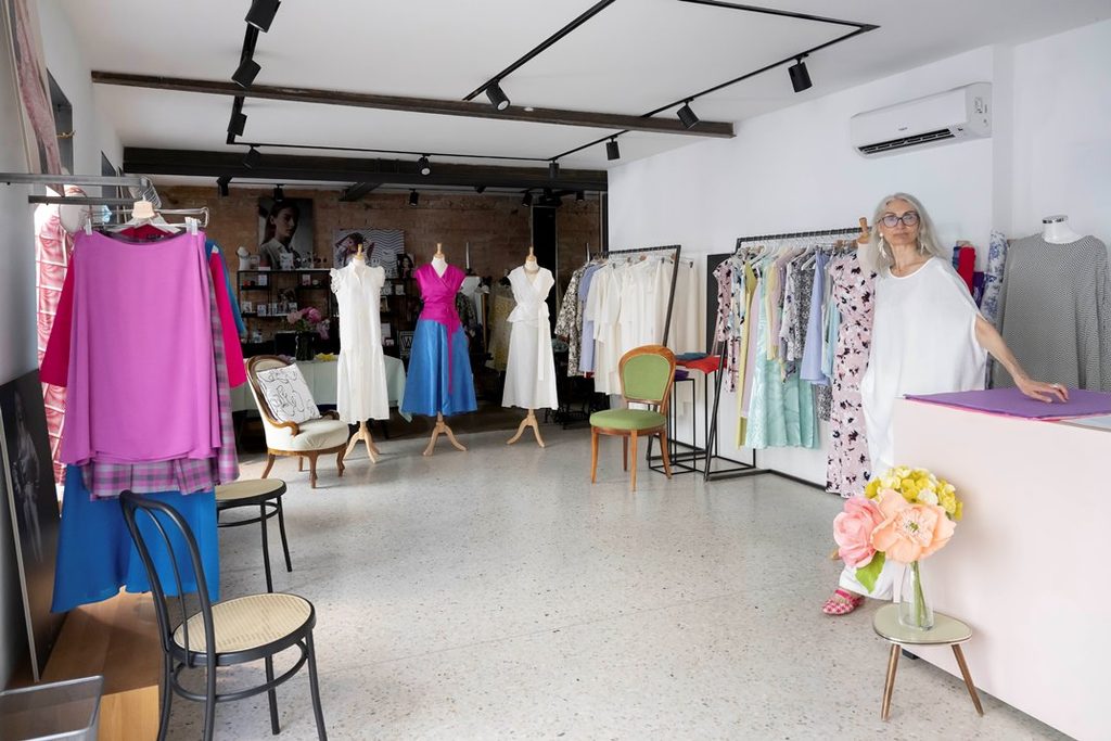 In der stilvoll eingerichteten Boutique in der Zollergasse 28, 1070 Wien, spiegelt sich der Stil von Sylvie T. wider. Foto: © Michaela Krauss-Boneau