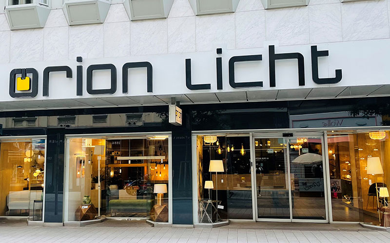 Im Orion Leuchtenstore in der Neubaugasse 23, 1070 Wien, findet ihr Designleuchten und Beratung für individuelle Lichtkonzepte.
