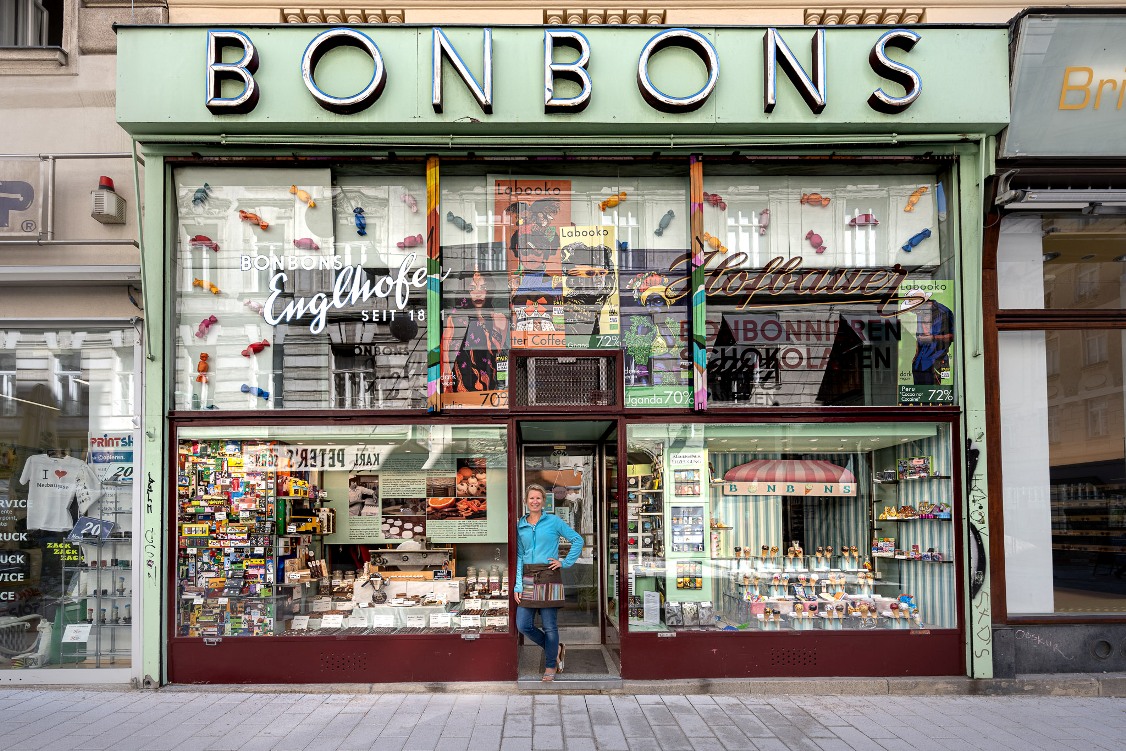 Michaela Rosenauer (geb. Dürnberger) führt Bonbons in der Neubaugasse 18, 1070 Wien, seit 2002. Foto: © Michaela Krauss-Boneau