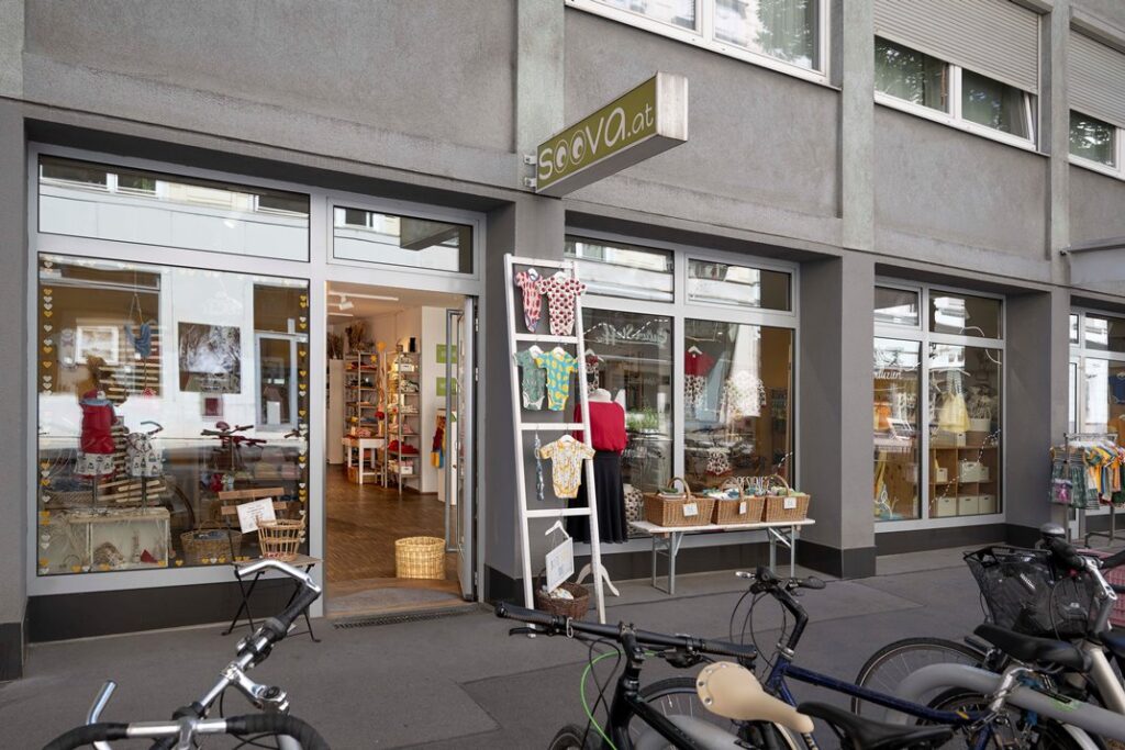 Entdecke nachhaltige, fair produzierte Kindermode von soova in der Wiener Lindengasse 31–33 im 7. Bezirk. Foto: © Michaela Krauss-Boneau