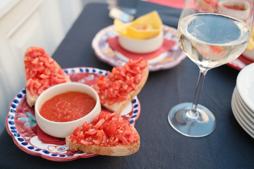 Bruschetta und hausgemachte Pasta sowie Prosecco vom Fass gab es anlässlich von Meet the Makers bei Matteo in 1070 Wien.