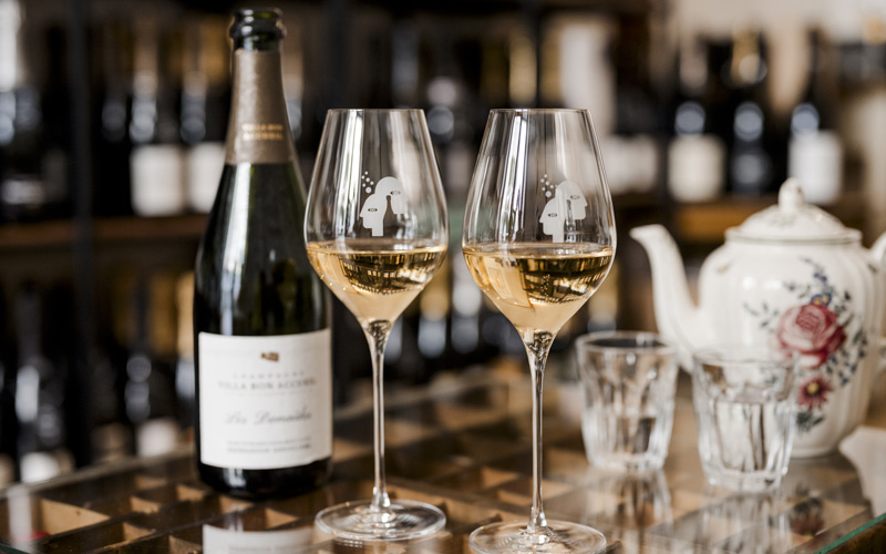 Bei Champagne Characters in der Neubaugasse 55, 1070 Wien, können viele Winzerchampagner glasweise probiert werden.