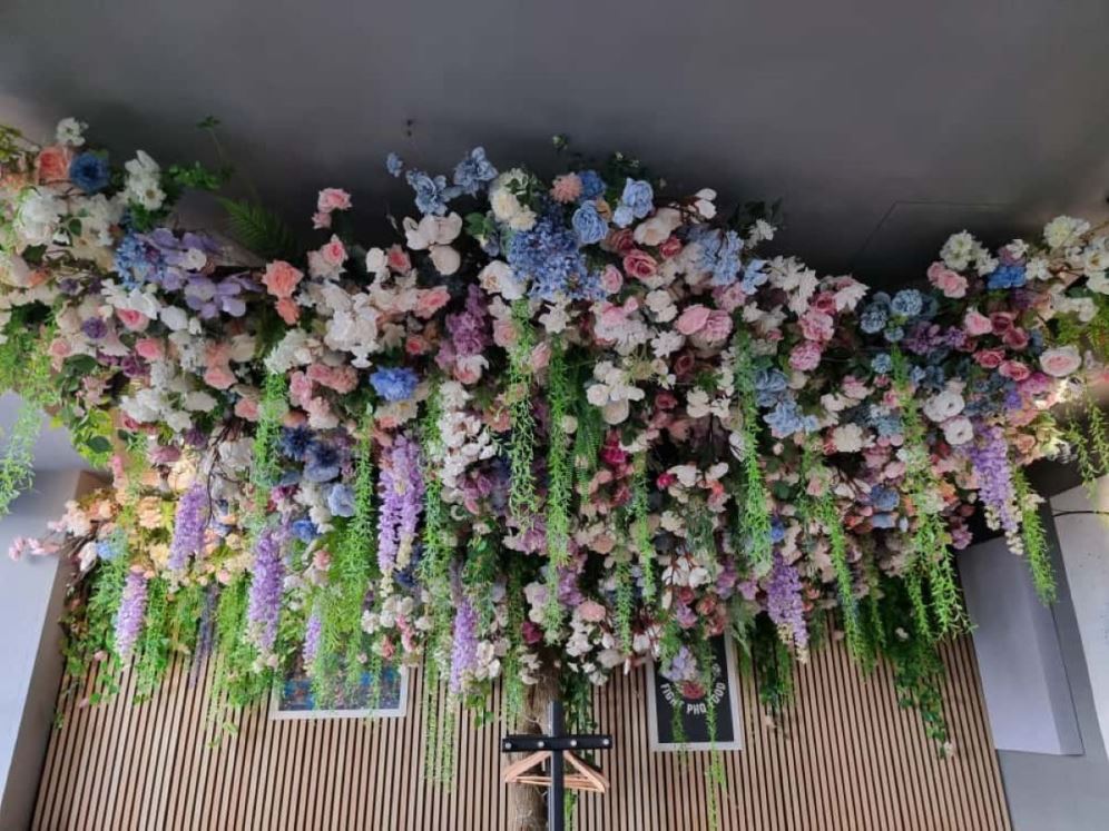 Blumendeko im TATA, Seidengasse 23, 1070 Wien. Foto: © Verena Lukanz