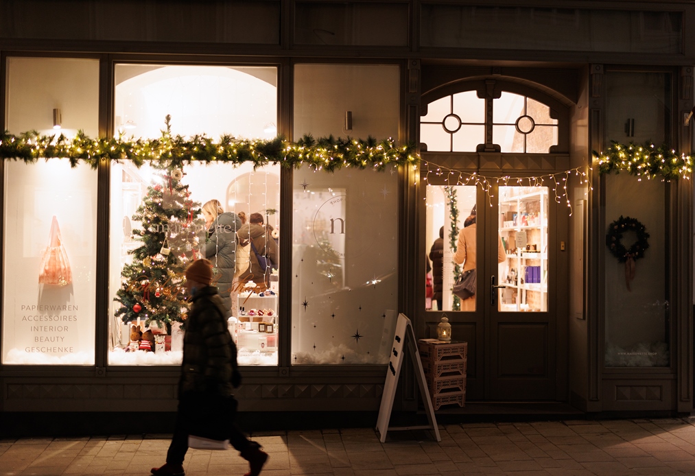 Anblicke wie diese, bei denen uns ganz warm ums Herz wird, gehören zum Weihnachtseinkauf einfach dazu. Foto: © Lukas Fuchs