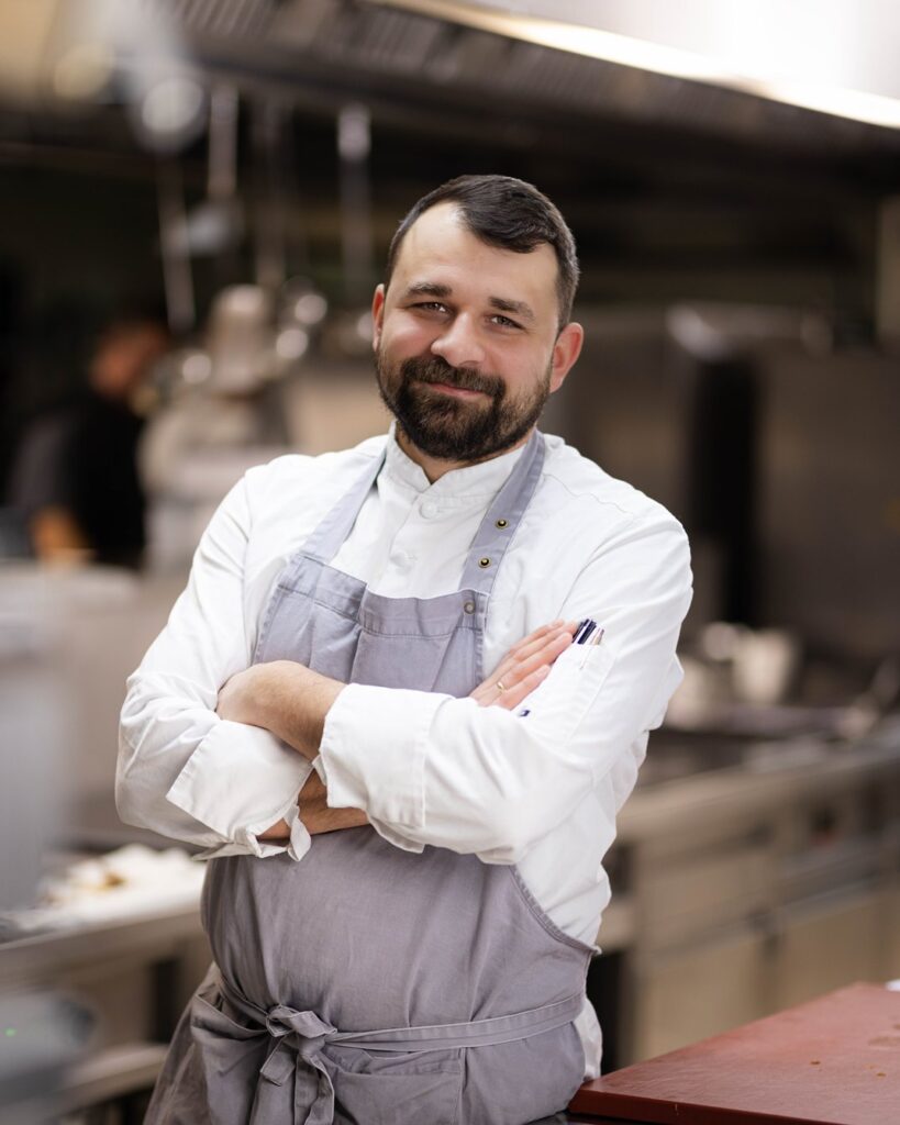 Deniz Neverov ist Chef de Cuisine im Handwerk Restaurant, © ARCOTEL Hotels