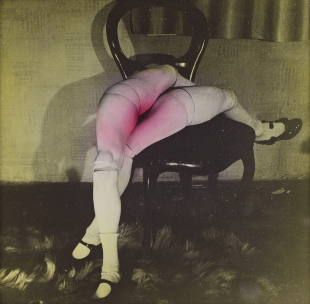 02a Bellmer Hans Bellmer La Bouche, 1935 16 x 16 cm Silberbromidabzug, koloriert mumok - Museum moderner Kunst Stiftung Ludwig Wien, erworben 1978 © Bildrecht, Wien 2025