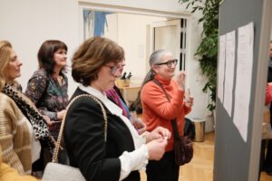 Beatrix Standl, Gertraud Buxhofer, Barbara Sickenberg und Astrid Demontis beim Bewerten der Maßnahmen, Foto: Wladimir Kolokolow