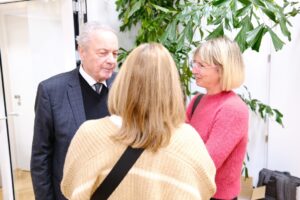 Herbert Turek im Gespräch mit Beatrix Standl und Michaela Rosenauer, Foto: Wladimir Kolokolow
