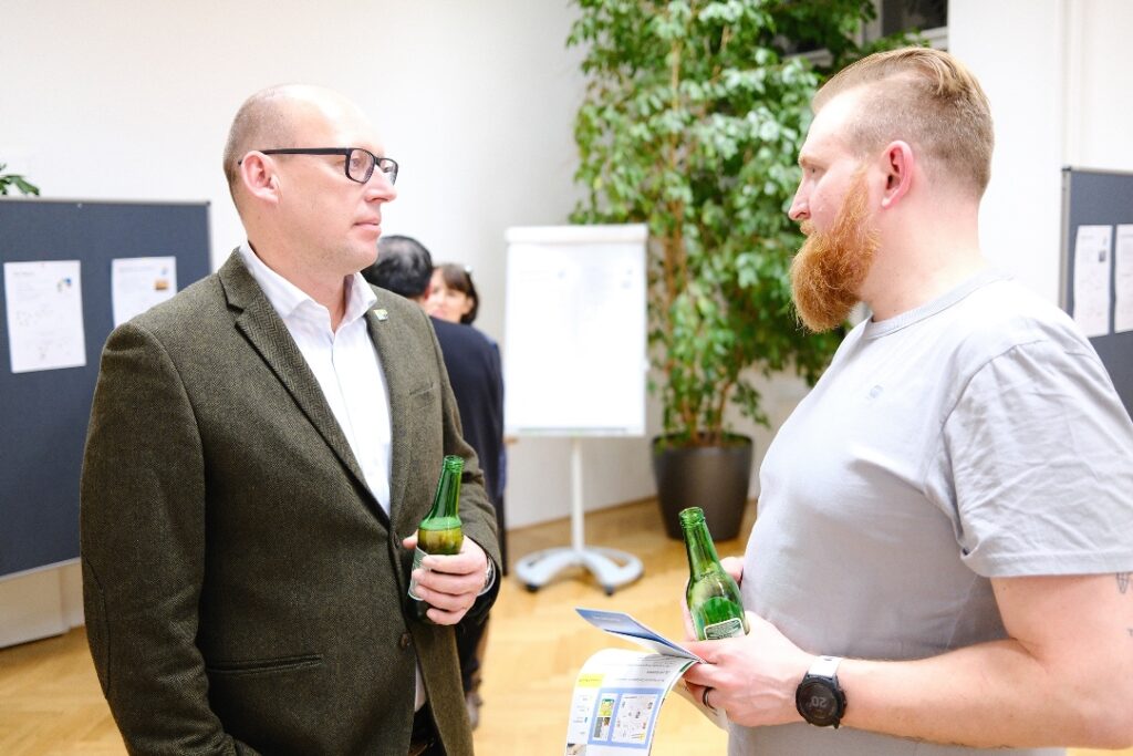 Kurt Wilhelm im Gespräch, Foto: Wladimir Kolokolow