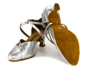 Bei Jump In in der Neubaugasse 49, 1070, Wien, gibt es qualitative Tanzschuhe von Bloch, Werner Kern, Merlet und Diamant. © Jump In