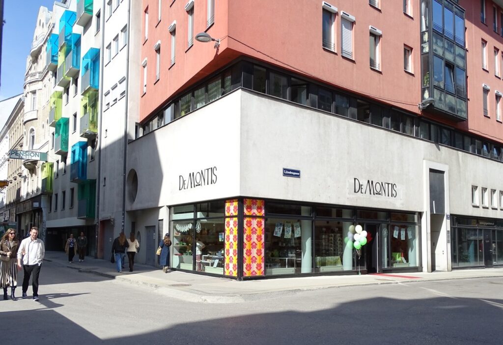 In der Lindengasse Ecke Kirchengasse ist De Montis zuhause. Hier gibt es traumhafte Wohnaccessoires für den schön gedeckten Tisch. Foto: © Veronika Fischer