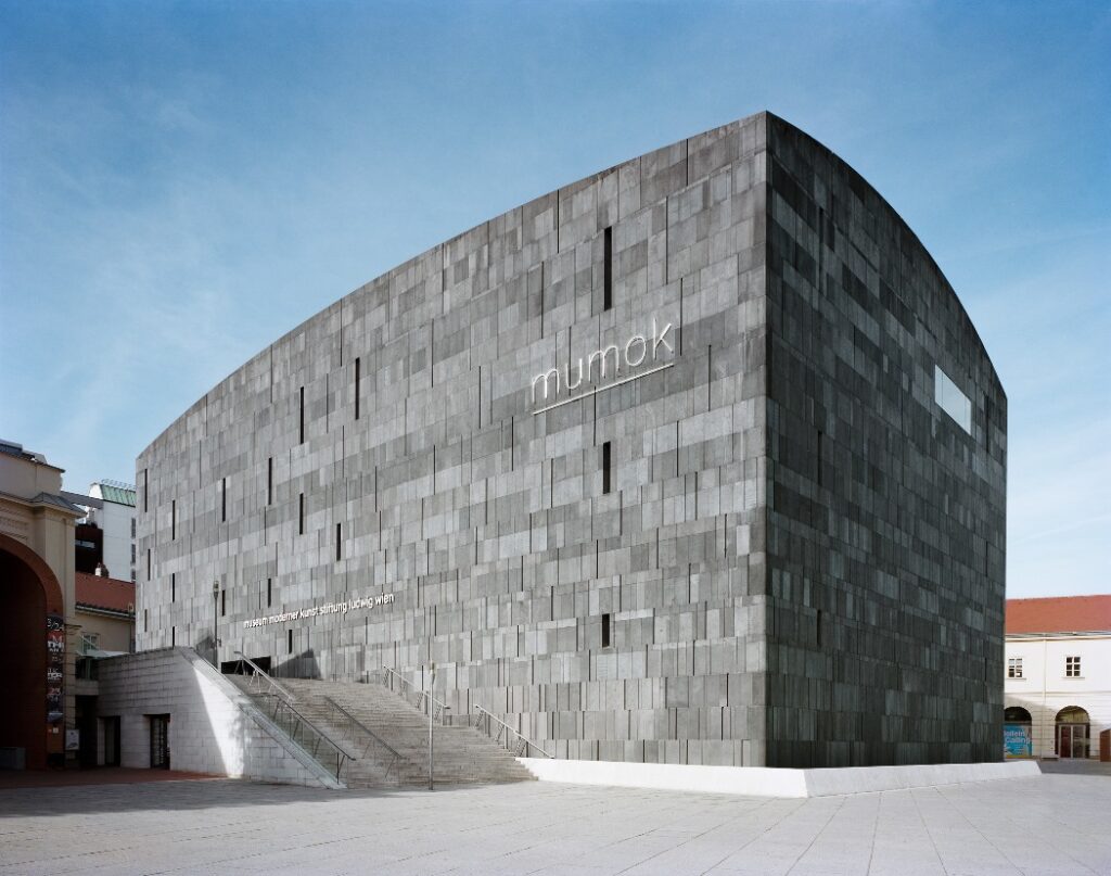 mumok Außenfassade, Foto: Stefan Oláh