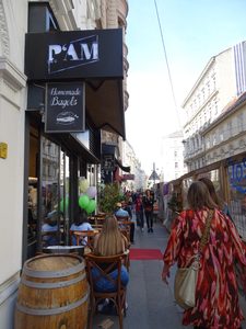 Bei P'AM in der Kirchengasse erwarten dich Croissants und Bagels. © Veronika Fischer