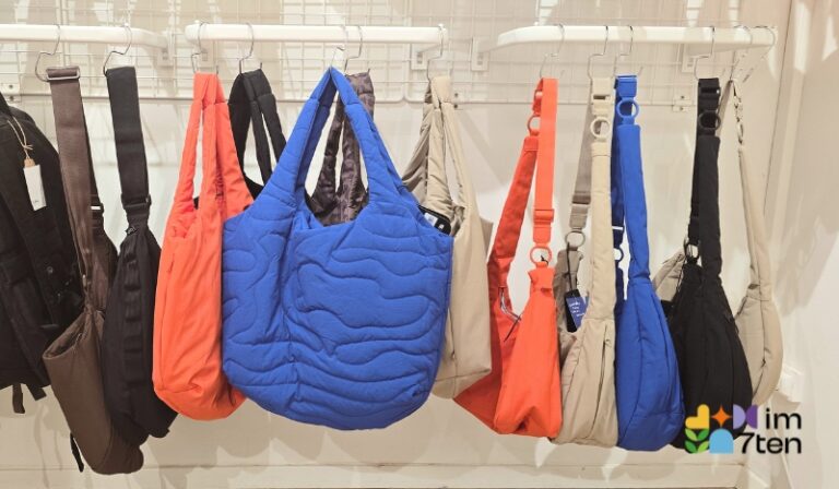 Wer auf stylishe Taschen steht, muss bei WIER im Hof vorbeischauen. Foto: Veronika Fischer